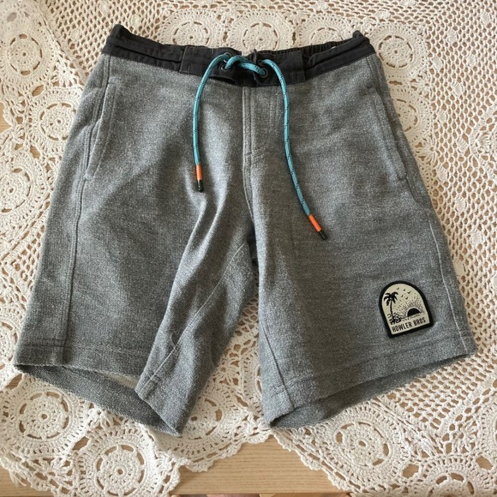 Howler Brother Bros Kids Boys Youth Shorts Gray Drawstring with Patch Size S EUC